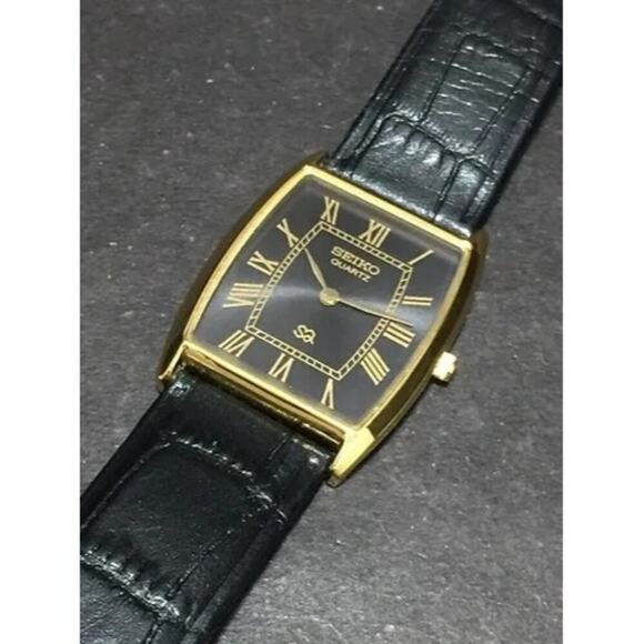 Vintage Style Seiko Quartz Mens Gold Watch & Black accents W/ Leather Strap - Picture 4 of 5